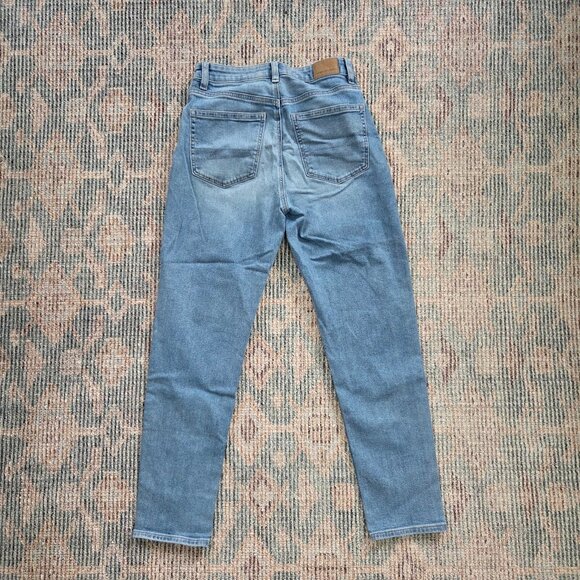 American Eagle Mom Stretch Jeans, size 2 - Picture 2 of 6